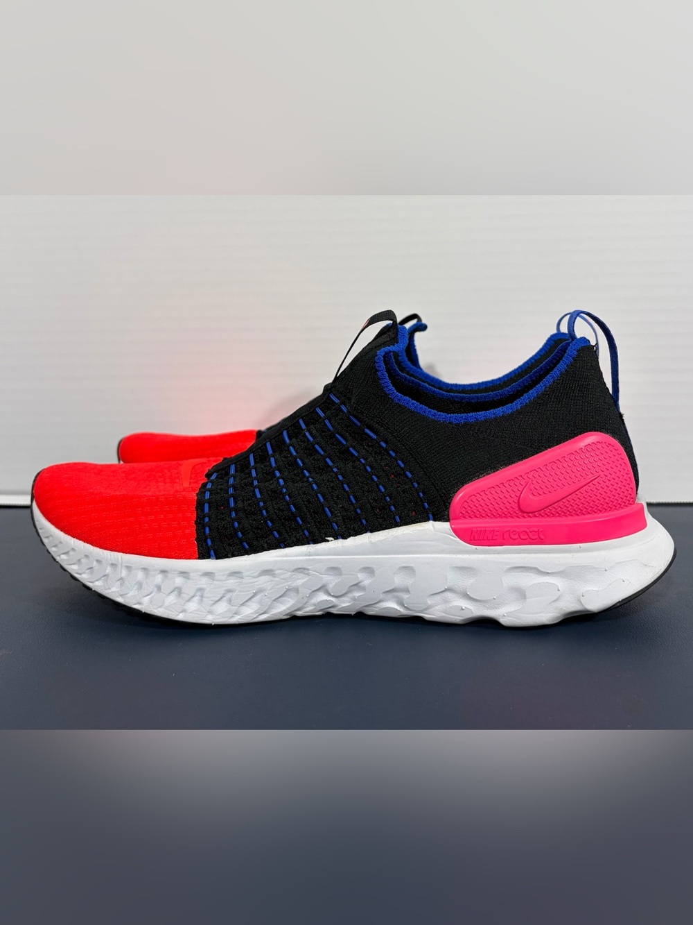 Nike REACT PHANTOM RUN FLYKNIT 2  Women’s Sneakers  Size 12 (DX2354 001) - Picture 3 of 8